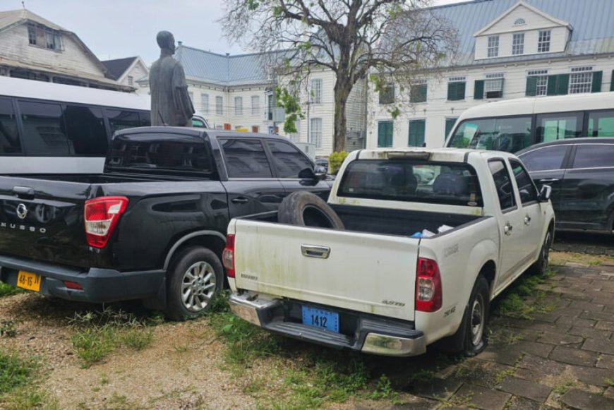 AUTOKERKHOF NAAST DE MIRANDA