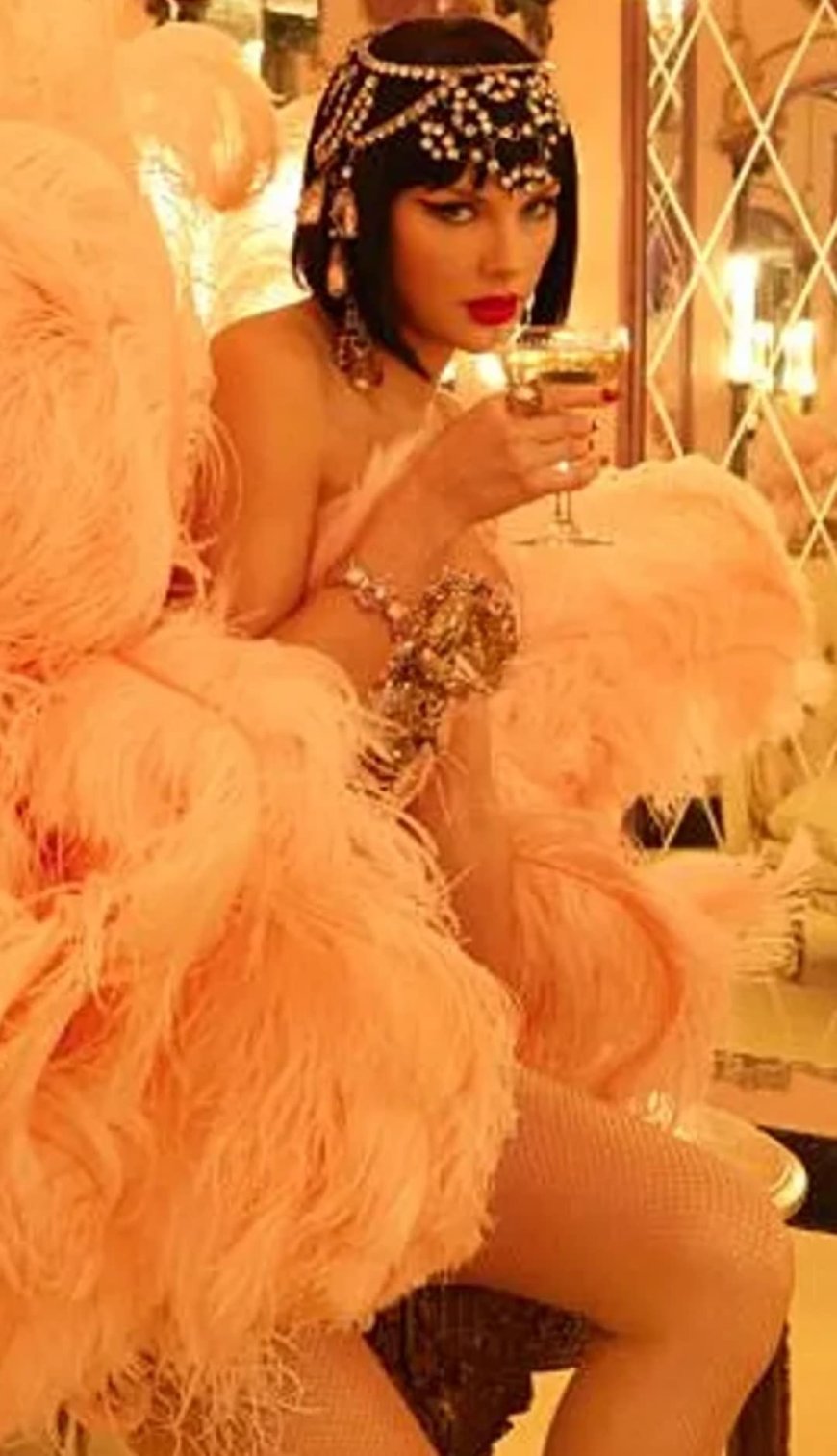 Taylor Swift blijft bij 12 nummers, fans denken dat ze meer aanpakt