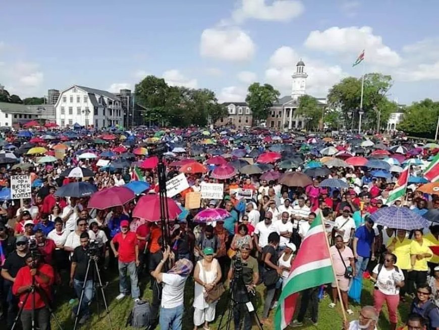 De gewone man of vrouw van het volk – Bestaan die nog wel voor de politiek?