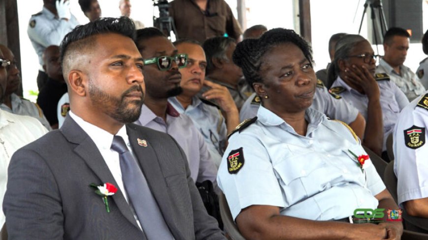VEEL WERK AAN DE WINKEL