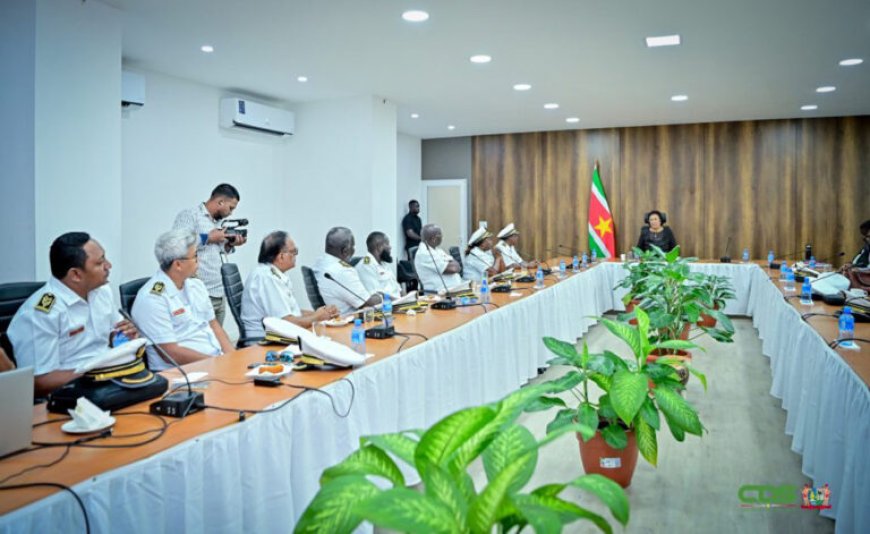 President Simons spreekt districtscommissarissen: “Decentralisatie moet nu echt starten”