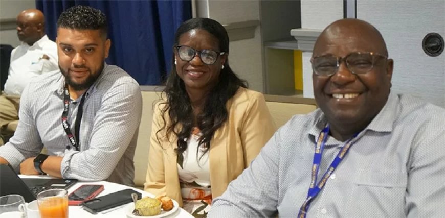 Journalist Valerie Fris ontvangt award in Barbados voor excellente verslaggeving