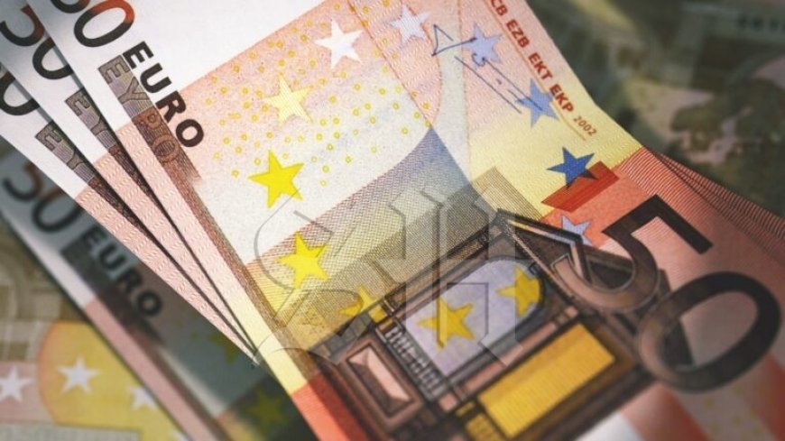 Zoon steelt 8000 euro en verrast vrienden met e-bikes