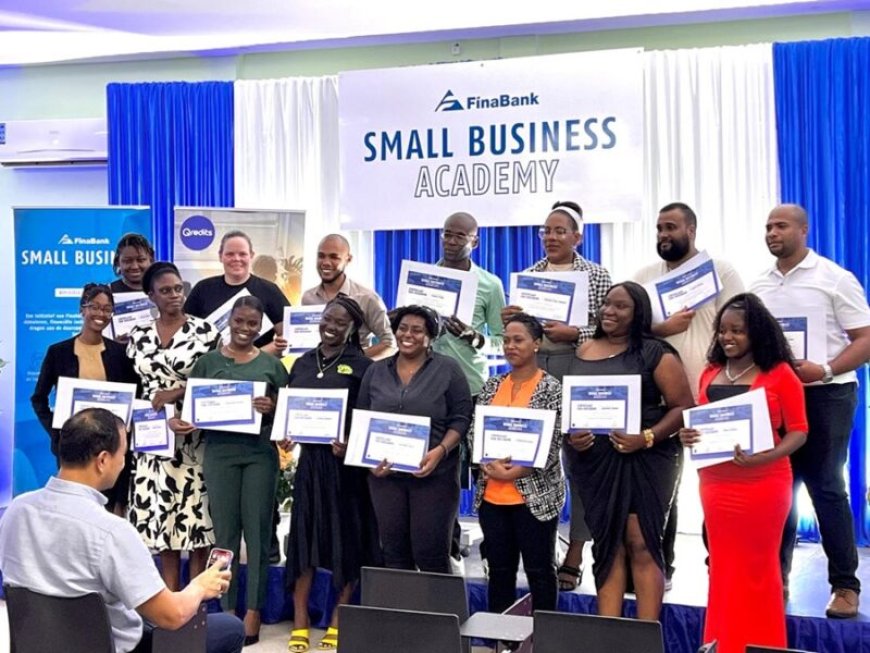 Certificaatuitreiking cohort 2 en 3 FinaBank Small Business Academy: ‘Ondernemen vraagt creat