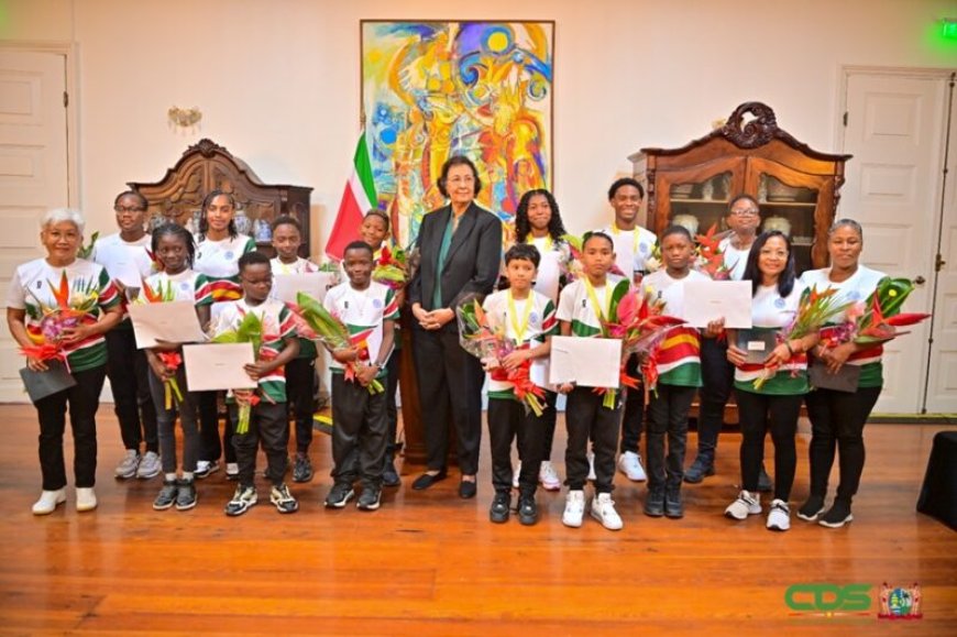 President Geerlings-Simons: ‘Succesvolle zwemmers inspiratiebron voor velen’