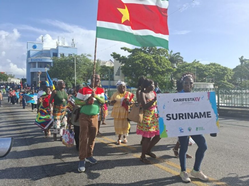 Kleurrijke en enthousiaste start bij Carifesta XV