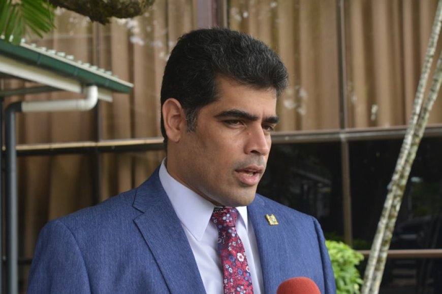 Santokhi wordt na reces toegelaten tot parlement