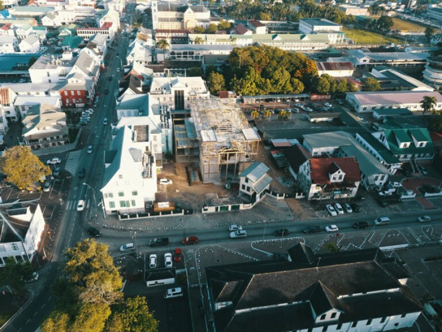 HOE VERZIN JE EEN DERGELIJKE WAANZIN?