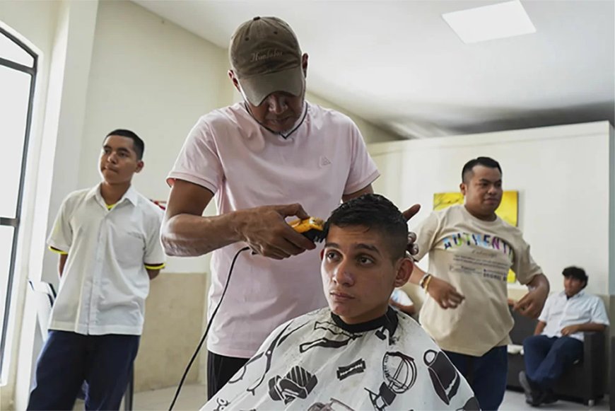 El Salvador verscherpt schooluniformbeleid in strijd tegen bende-invloed