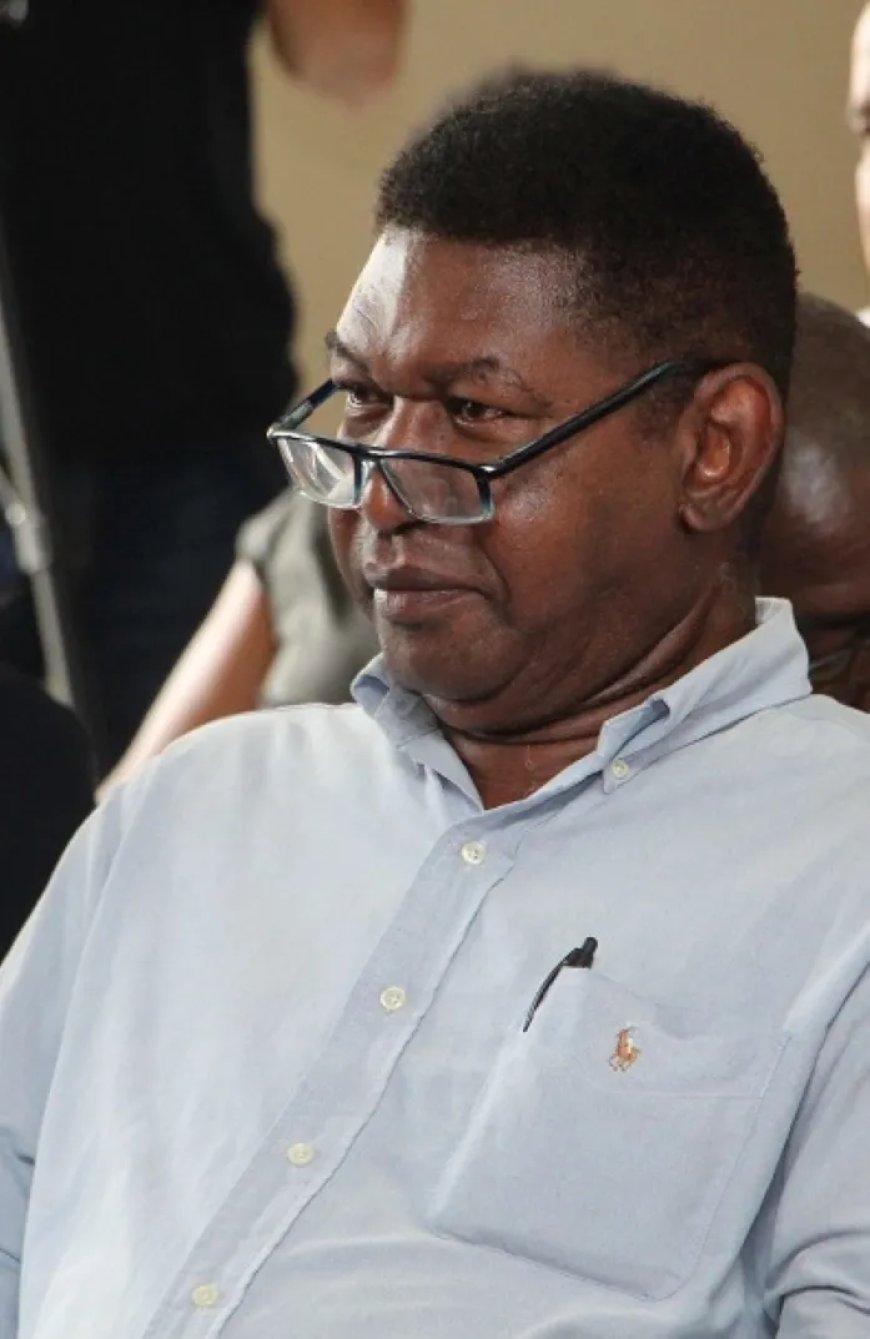 Vandaag kennismaking onderhoud Ravaksur Plus met president Simons