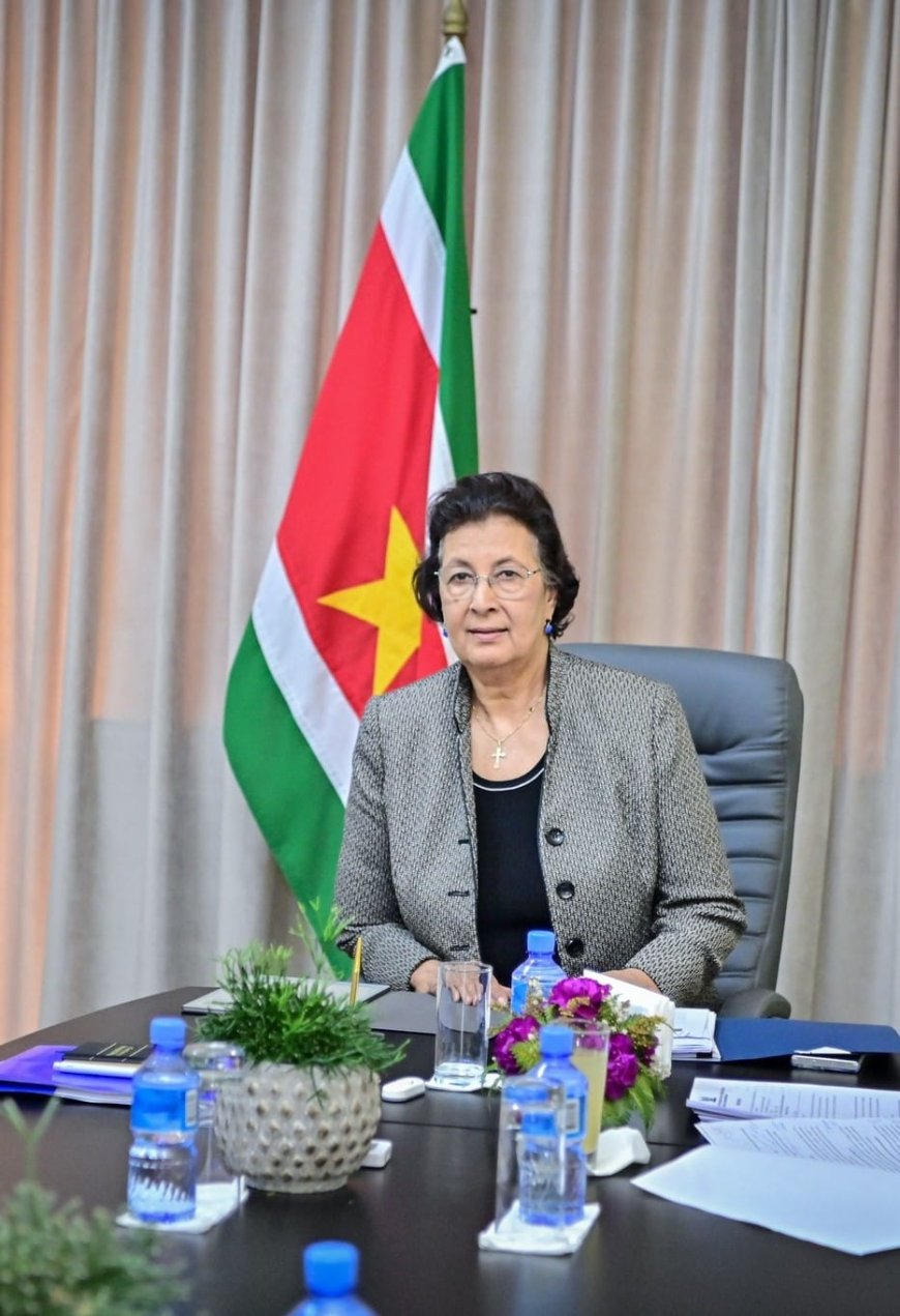 President Simons: “Studententoelage was verkiezingsstunt van regering Santokhi”