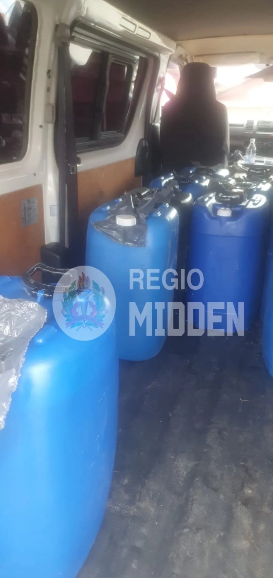 Man aangehouden met 12 jerrycans kerosine in zijn truck 