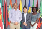 BNETS presenteert Central Credit Bureau Suriname aan minister Baasaron