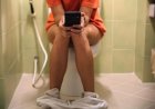 Smartphonegebruik op toilet vergroot risico op aambeien…