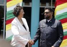 Guyanese president Irfaan Ali aangekomen in Suriname voor overleg