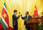 China en Suriname vieren 76 jaar Volksrepubliek: ‘Vriendschap wordt steeds hechter’
