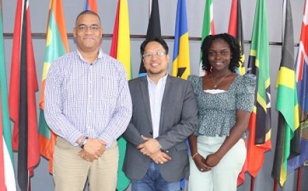 BNETS presenteert Central Credit Bureau Suriname aan minister EZOTI