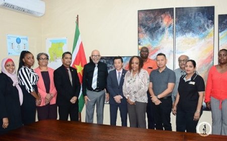 Rekenkamer brengt kennismakingsbezoek aan Ministerie van Onderwijs