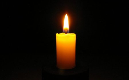 Meisje sterft onder verdachte omstandigheden; politie onderzoekt misbruik