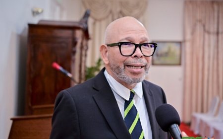 OWC-minister Currie: Landelijke start scholen op 1 oktober ‘hoge prioriteit’