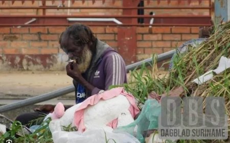 Daklozen van middelbare leeftijd houden zich op in verkrotte woningen – Anand vertelt zijn ve