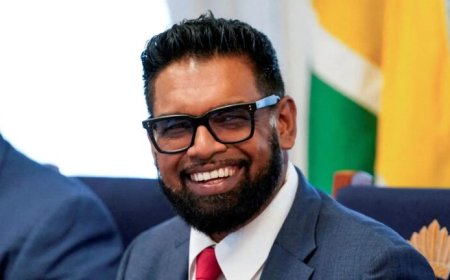 President Simons feliciteert Irfaan Ali met herverkiezing in Guyana