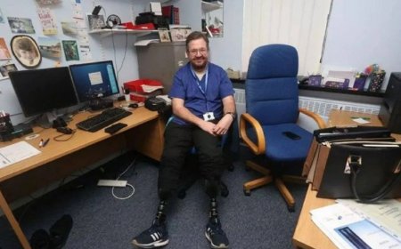 Britse chirurg laat eigen benen amputeren, moet 2 jaar en 8 maanden cel in wegens verminkings