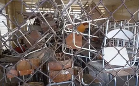 Tekort aan schoolmeubilair, een aanhoudend probleem 