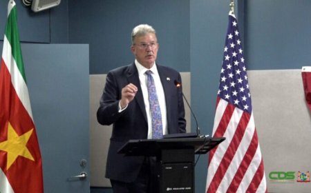 Amerikaanse steun aan wildlife-training, in bredere diplomatieke context