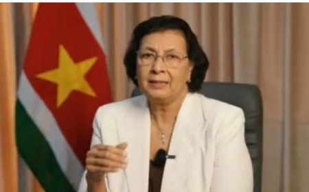 President Simons hekelt gronduitgiftes en miljoenenproject in West-Suriname