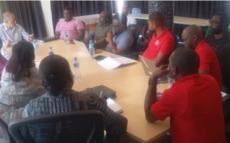 Werknemersorganisatie Rosebel Gold Mines maakt kennis met onderminister Jadnanansing