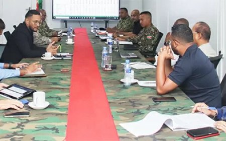 Minister Ramsaran grijpt in bij voedselvoorziening militairen