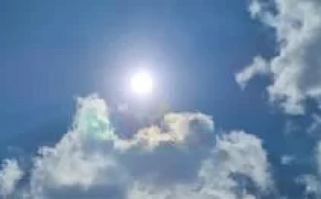 Warme dag met bewolkte lucht