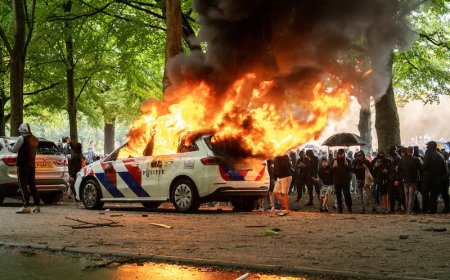 Demonstratie strenger asielbeleid: Arrestaties en gewonden bij rellen in Den Haag