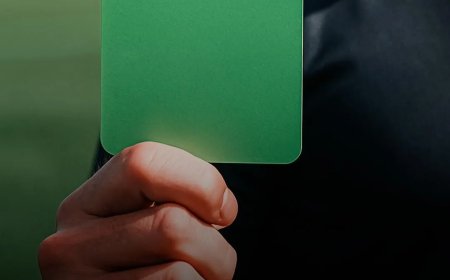 FIFA test nieuw systeem: groene kaart voor coaches