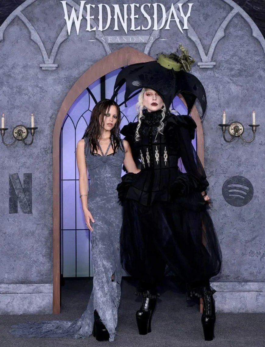 Lady Gaga’s gotische meesterwerk op ‘Wednesday-gala’