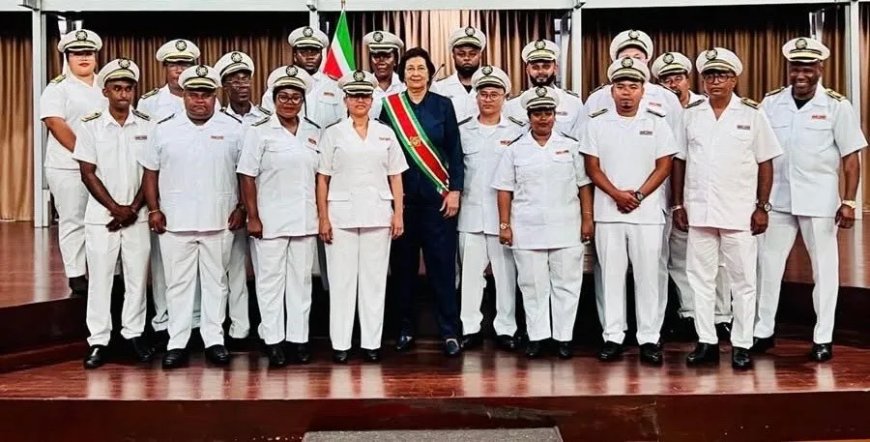 President Simons eist integriteit van nieuwe districtscommissarissen