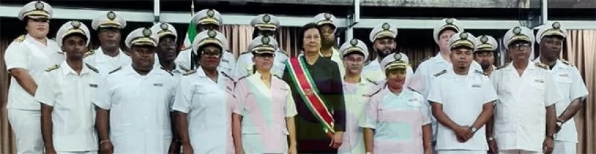 President bij installatie dc's: Dienen staat voorop