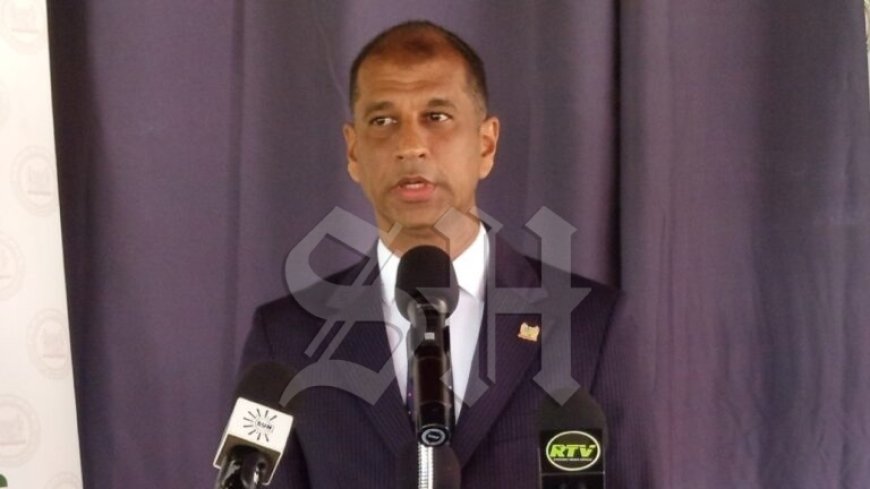 Minister Brunings: “Bezoek aan ambassade in Nederland was op persoonlijke titel”