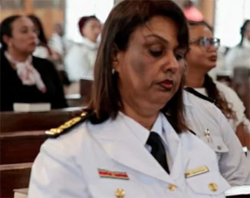 Douanechef Girwar wordt ontheven uit haar functie