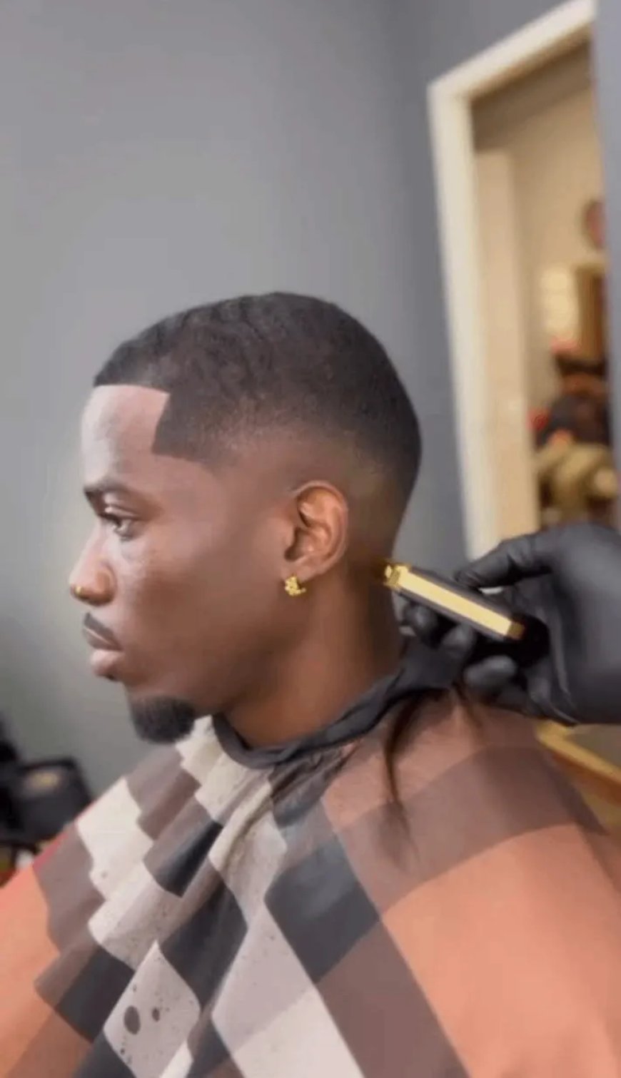 Strak in model: Jongemannen en hun nieuwe kapseltrends