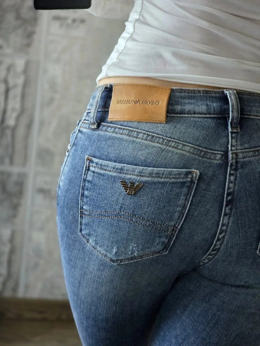 INGEZONDEN – ARMANI JEANS 