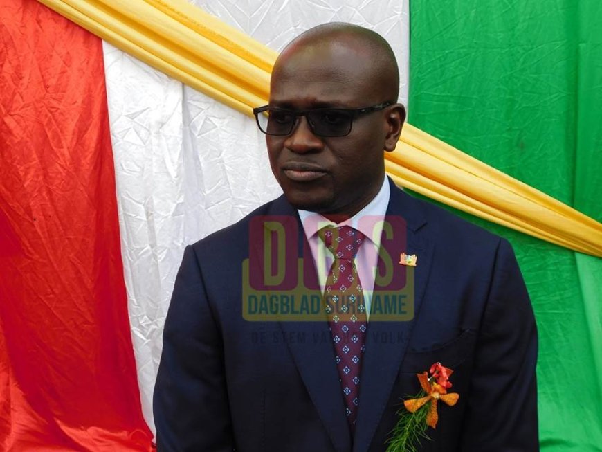 Kritiek op tekeningsbevoegdheid Chief of Staff Kabinet van de President