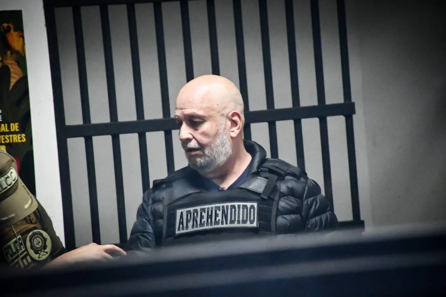 Oud-minister van Binnenlandse Zaken gearresteerd bij aankomst in Bolivia na deportatie uit de