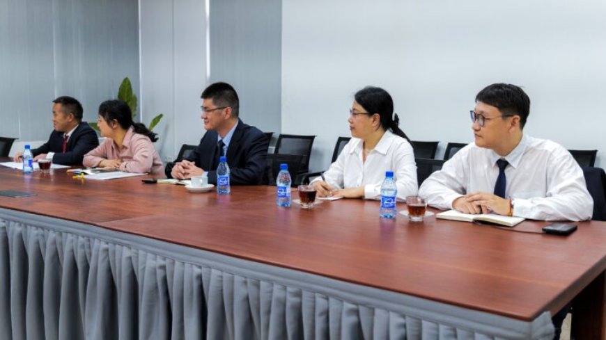 China Geological Survey op werkbezoek in Suriname