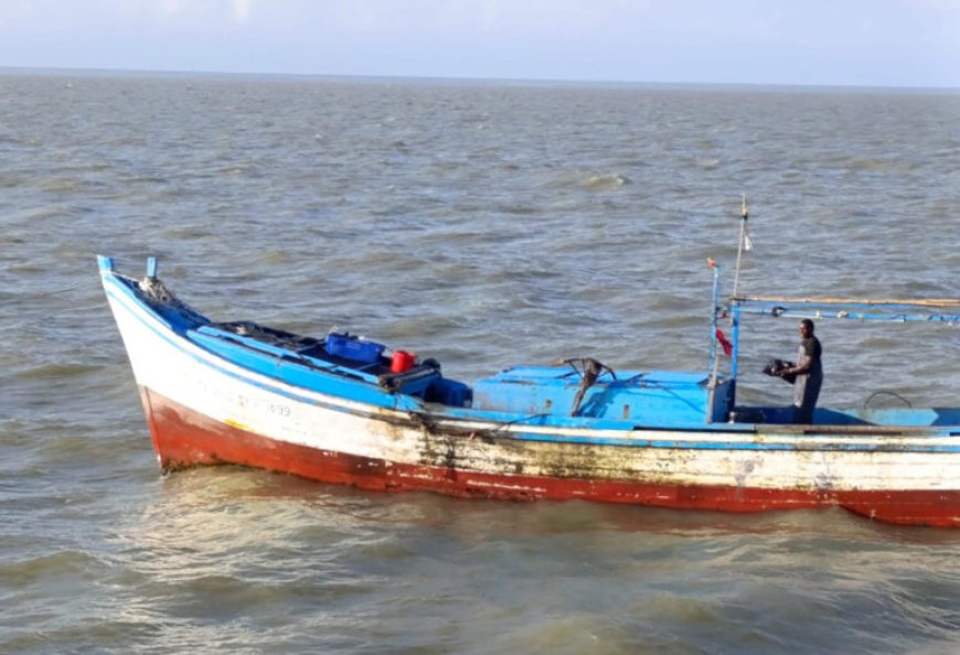 Kustwacht voert met MP en Marine patrouille uit