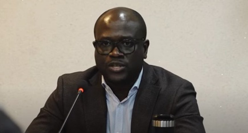 Akiemboto neemt geen aanstoot aan kritiek rond zijn tekeningsbevoegdheid