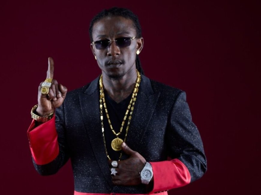 King Koyeba bereikt 1 miljoen views met ‘Sranang sama nom kree’