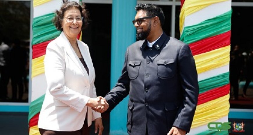 President Simons wil regelmatig contact tussen Suriname en Guyana