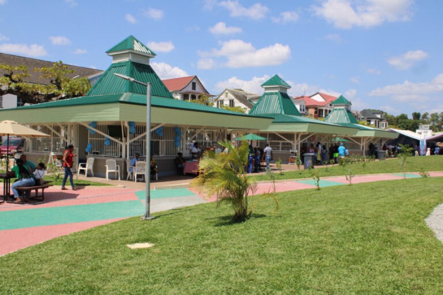 Deel Waterkant feestelijk heropend